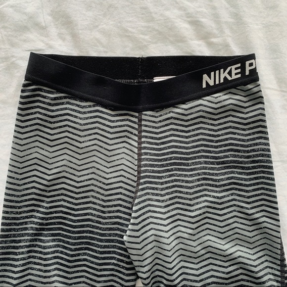 nike pro leggings! - Picture 2 of 4